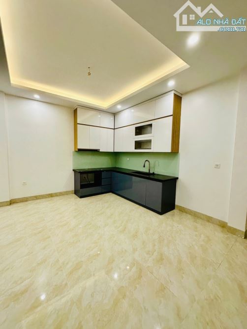 BÁN NHÀ NGUYỄN VĂN LINH – 50M² – 5 TẦNG – 8.6 TỶ – Ô TÔ VÀO NHÀ - 4