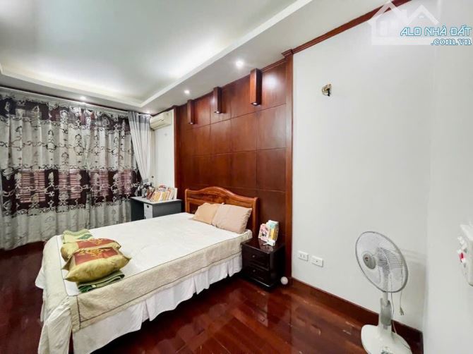 VĨNH PHÚC BA ĐÌNH - BIỆT THỰ 145m2, 4 tầng mặt tiền 8,3m - 3 thoáng - Ô tô - Bảo vệ 24/7 - 5