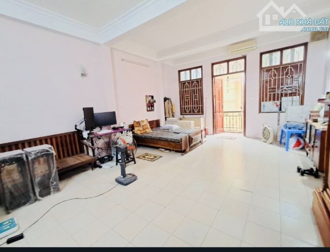 HIẾM! NHÀ PHỐ HÀNG BÀI - VỊ TRÍ VÀNG - THOÁNG TRƯỚC SAU- 3 bước ra phố, tràn tiện ích - 5