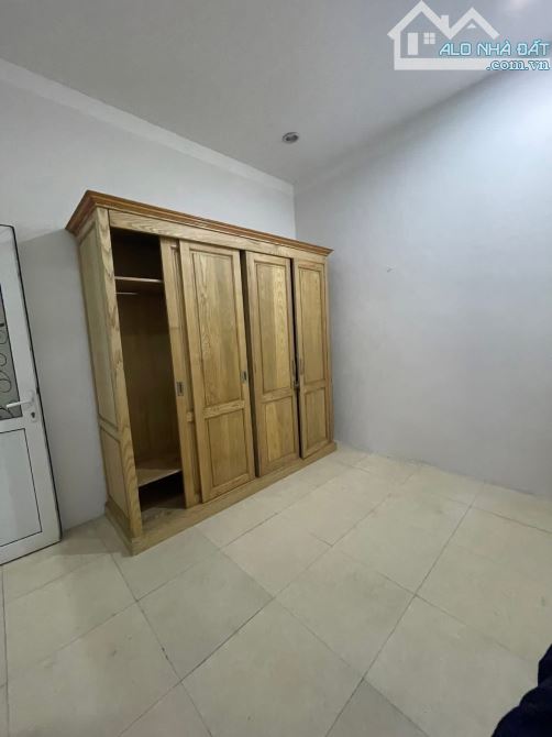CHO THUÊ NHÀ NGUYÊN CĂN KHU ĐẤU GIÁ GIANG BIÊN – VỈA HÈ – KINH DOANH. 10 TRIỆU/ THÁNG - 5