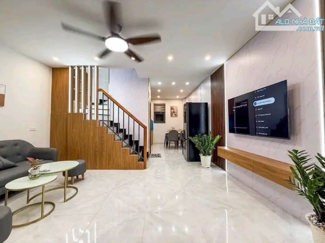 Kẹt vốn bán gấp nhà Phạm Đăng Giảng, Bình Tân. Giá 2,01 tỷ/56m2, hẻm xe hơi 6m - 5