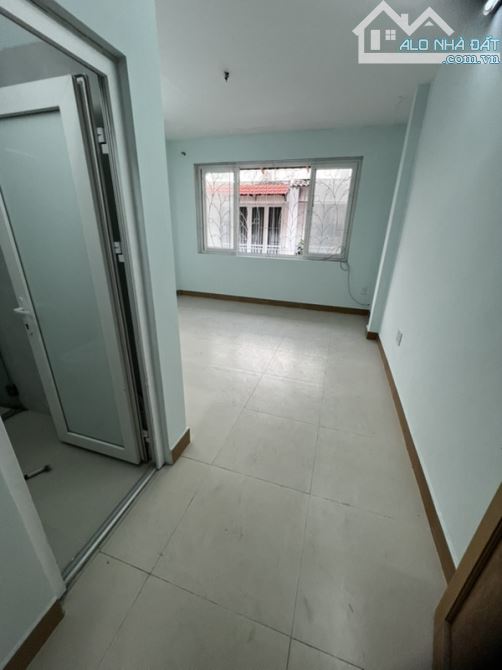 Bán nhà Hẻm 8m 595 CMT8, P.15, Q.10. DT: 8x15m 2 Tầng Giá 19.6 Tỷ TL - 5