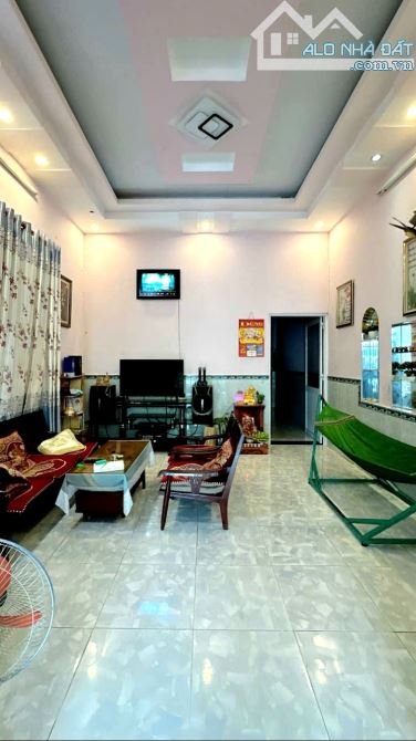 BÁN NHÀ TRẢNG DÀI, SỔ HỒNG, ĐƯỜNG RỘNG 5m, SÂN OTO GẦN NGÃ 3 5 THƯỞNG - 6