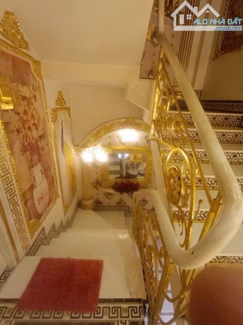 Bán biệt thự dát vàng, Q7. 215m2 SD, ngang 5m, hẻm 4,5m, 12 phòng. - 6