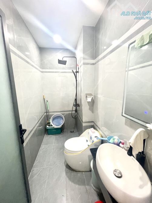 Bán nhà 6 tầng đường Dương Quảng hàm phường 6 quận gò vấp - 6