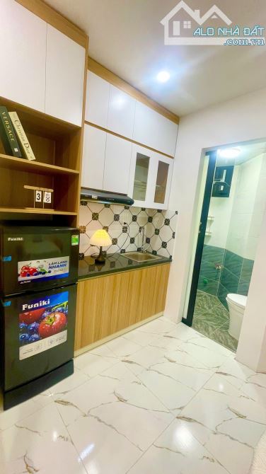 Bán Toà CHDV mới Phố Chùa Láng, Đống Đa 80m2 7T MT5.6m hơn 23 tỷ 21P, Dòng tiền 1.5tỷ/năm - 6