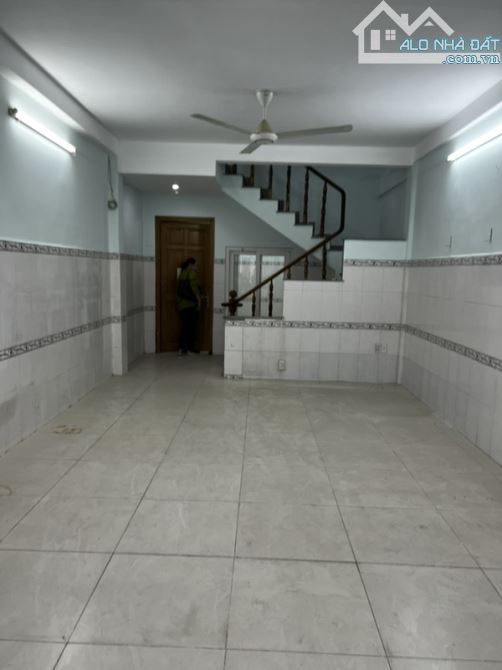 Bán nhà Hẻm 8m 595 CMT8, P.15, Q.10. DT: 8x15m 2 Tầng Giá 19.6 Tỷ TL - 6