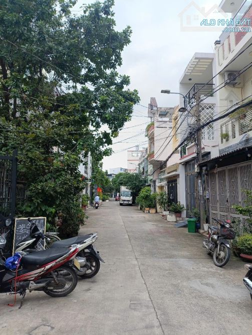 Nhà 3 tầng 4x17m khu Tên Lửa 933 Đg Tỉnh Lộ 10 giá 6.8 tỷ - 7