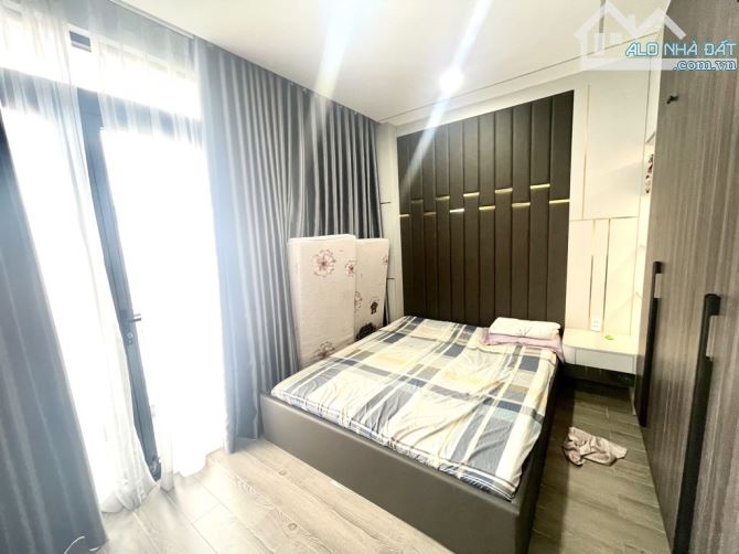 Bán nhà 6 tầng đường Dương Quảng hàm phường 6 quận gò vấp - 7