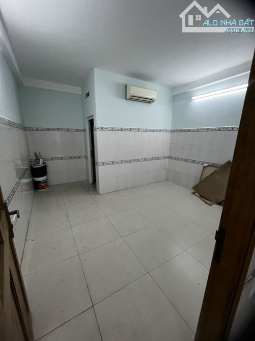 Bán nhà Hẻm 8m 595 CMT8, P.15, Q.10. DT: 8x15m 2 Tầng Giá 19.6 Tỷ TL - 7
