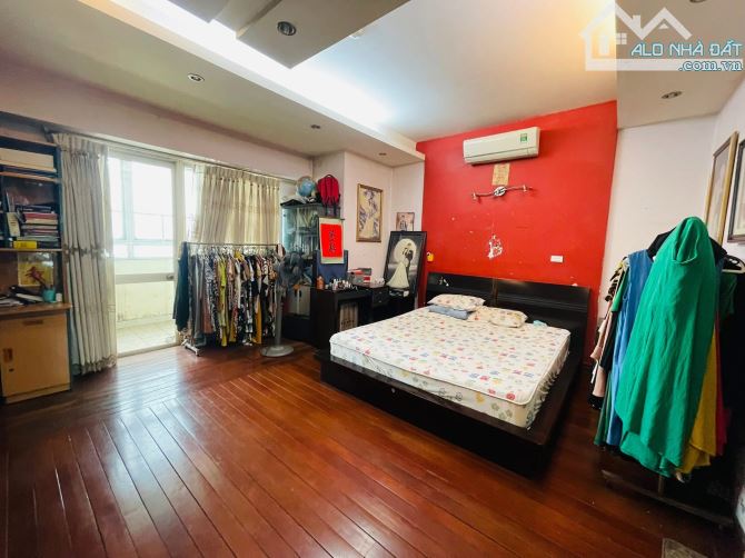 Bán chung cư phố Láng Hạ - 199m2 cực rộng -view triệu đô - cực hiếm - 7