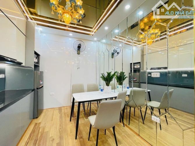HOÀNG CẦU ĐỐNG ĐA 17TỶ 55M 4T MT 5M PHÂN LÔ 1M RA ÔTÔ TRÁNH NHÀ 2 THOÁNG TRƯỚC SAU - 8