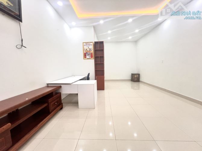 NHÀ MẶT TIỀN CHỢ, ĐƯỜNG SỐ 4 LINH XUÂN, 140M2 (7×20)M, 3 TẦNG, CHỈ 9.2 TỶ. - 9