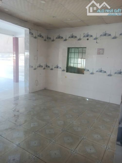 Nhà mặt tiền DT743C, kinh doanh đa ngành nghề. Gần UBND Bình Hoà - 9