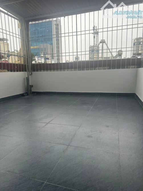 Bán Nhà Trần Nguyên Hãn Ô Tô Vào Nhà Xây Độc Lập - 9