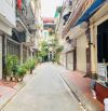 BÁN NHÀ PHÂN LÔ KIM ĐỒNG . VI TRÍ NHÀ ĐẸP NHẤT KHU VỰC . DT 44M. MT 4 M . NHÀ 3 TẦNG