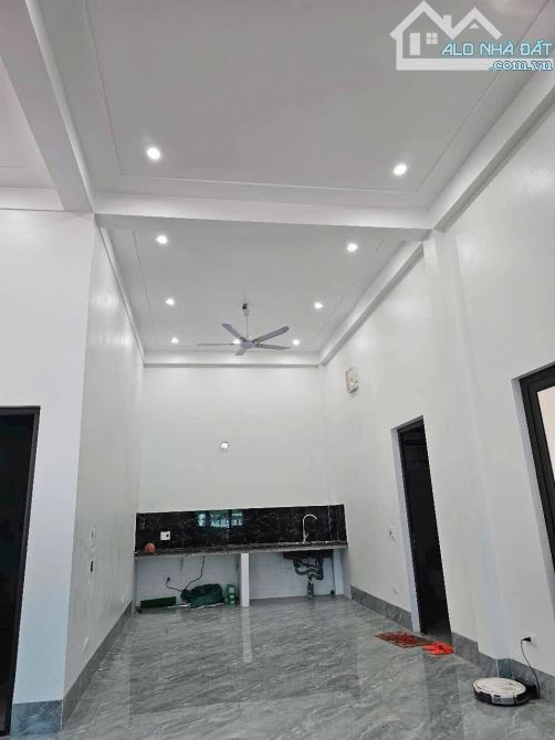 Bán   nhà 2,5T Cạch Cầu Đông Hương,  Hương Mạc DT77,2M2   MT6M  hơn1ty - 2