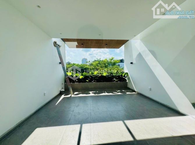 NHÀ 3 TẦNG MỚI ĐẸP Ở NGAY ĐƯỜNG NGUYỄN THỊ MINH KHAI PHƯỜNG 8, 80M2 NGANG 5M_GIÁ 12.5 TỶ