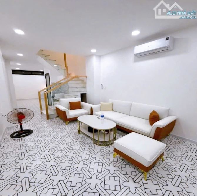 Bán nhà Quận Phú Nhuận - Đặng Văn Ngữ - 3.5 x 12m - 3 Tầng - Giá 7.3 tỷ