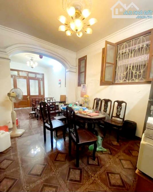 BÁN NHÀ 55M 4T LÔ GÓC MẶT PHỐ ĐÔNG CÁC ĐỐNG ĐA RẺ HƠN THỊ TRƯỜNG 500TR