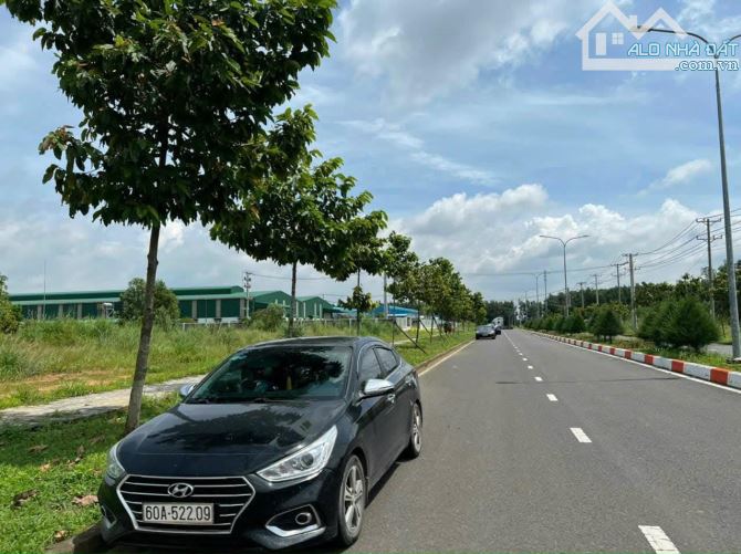 ♦️CẦN CHUYỂN NHƯỢNG LÔ ĐẤT GÓC HAI MẶT TIỀN ,Dt 30.000m2 ( 3 hec) TẠI KCN GIANG ĐIỀN , TRẢ
