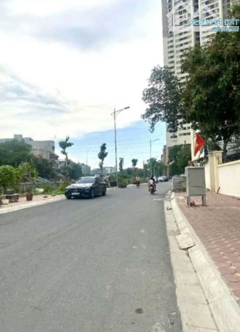 CC Gửi bán nhanh nhà mặt phố 50 m 3 tầng MT 4,8 chỉ  hơn  10 tỷ