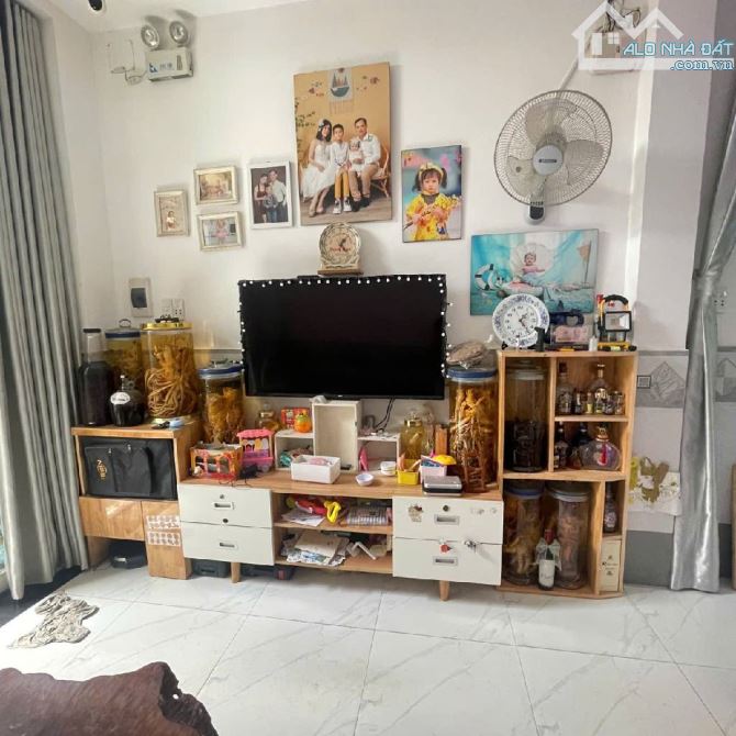 NHÀ 3 TÂNG SÁT SADECO. LK Q.7. CHỈ 3TY3