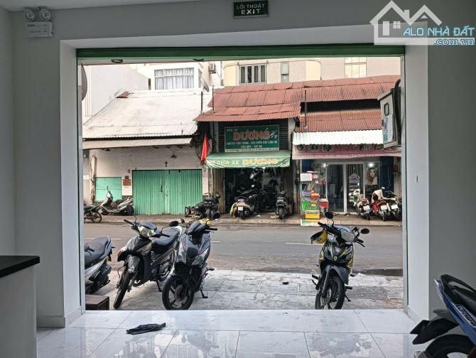Siêu Phẩm Khan Hiếm Góc 3 MT Bùi Viện Q.1 - 4.5x18m - 6 tầng  HĐT 199tr/th giá chỉ 55 tỷ.