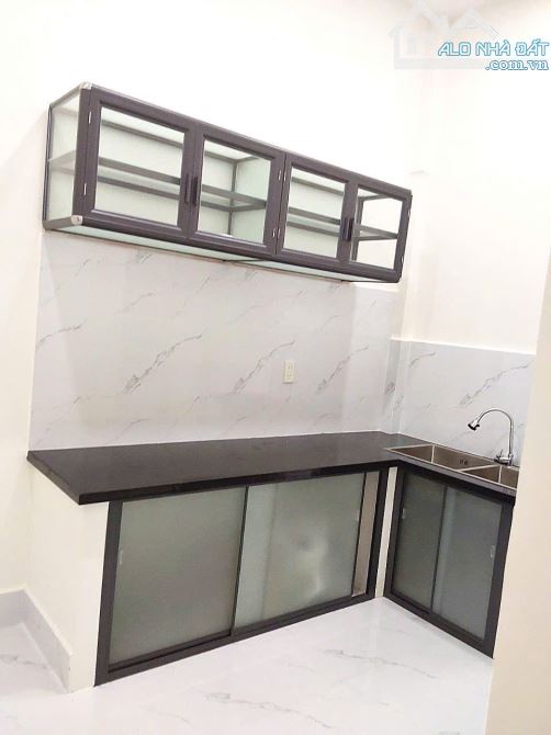 Bán nhà 2 tầng hẻm Phan Đình Giót TTTP Nha trang giá chỉ 2 tỉ 8