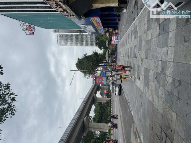 Ban nha Trần Phú – Diện tích 86/90m² , mt 6.5m. Giá bán 26.5 tỷ. Vị trí kd. Oto đỗ.