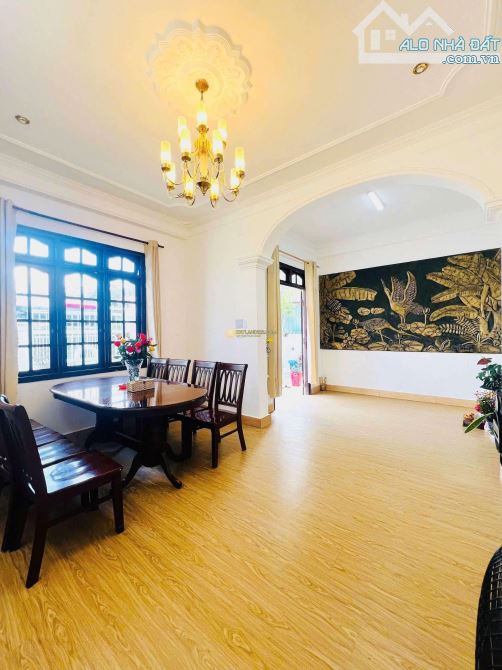 NHÀ GIÁ TỐT MẶT TIỀN KHU QUY HOẠCH- 2 TẦNG-SỔ RIÊNG- CÓ BÃI ĐỖ Ô TÔ- PHƯỜNG XUÂN HƯƠNG
