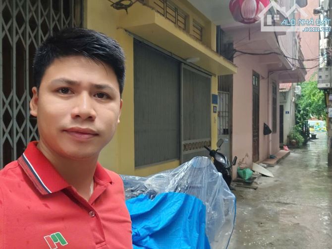Cô Hương gửi bán nhà 42m 5 tầng Văn Quán, Hà Đông, Ngõ rộng, gần Ô tô, Chỉ hơn 8 tỷ