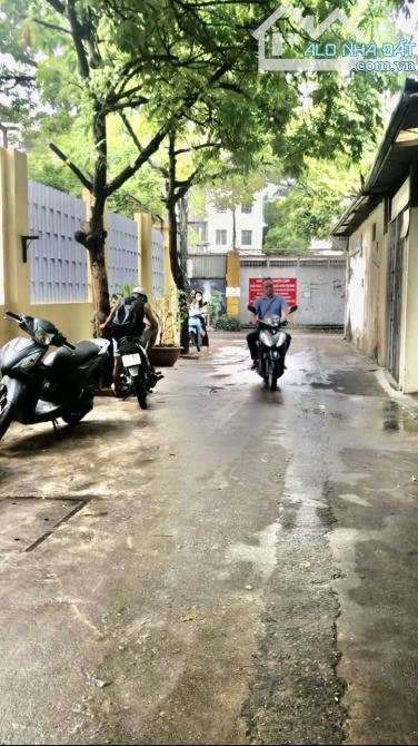 Bán biệt thự siêu đẹp Nguyên Hồng, Đống Đa 85m MT5,3 ra ô tô đỗ 5M Gần phố Sổ A4