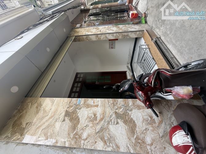 BÁN NHÀ NGÕ 185 MINH KHAI,DT 45M,MT4 M GIÁ 11,5 TỶ