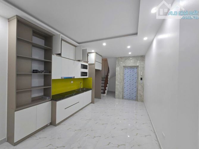NHÀ ĐẸP XUÂN ĐỈNH – 35M² x 6 TẦNG THANG MÁY – GẦN NGOẠI GIAO ĐOÀN – Ô TÔ VÀI BƯỚC CHÂN