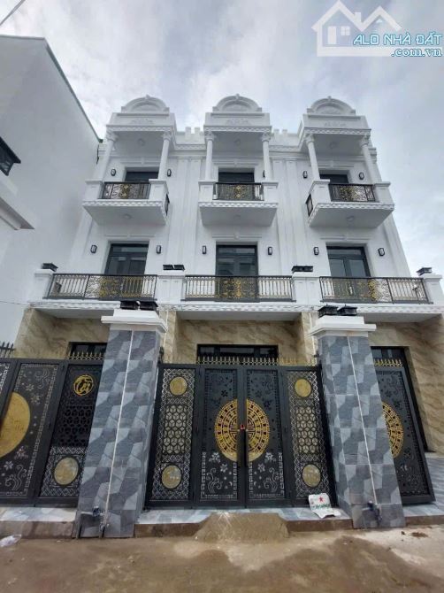 Nhà 2 Lầu 4 x 12m, Ngay Ngã Ba Tân Kim 4 Phòng Ngủ. Sổ Hồng Riêng Giá Rẻ
