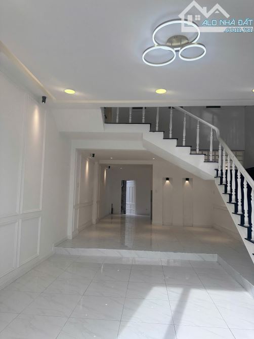 🌴 BÁN NHÀ 2 TẦNG SÁT BIỂN PHẠM VĂN ĐỒNG –  GIÁ TỐT CHO NHÀ ĐẦU TƯ (10TY4 BỚT ÍT)🌴