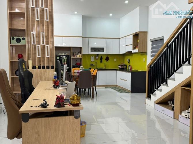 🔥BÁN NHÀ MẶT TIỀN-3 TẦNG-LÝ TỰ TRỌNG- 100M2- NGANG 5.5M- KINH DOANH ĐỈNH-HẢI CHÂU-13 TỶ X