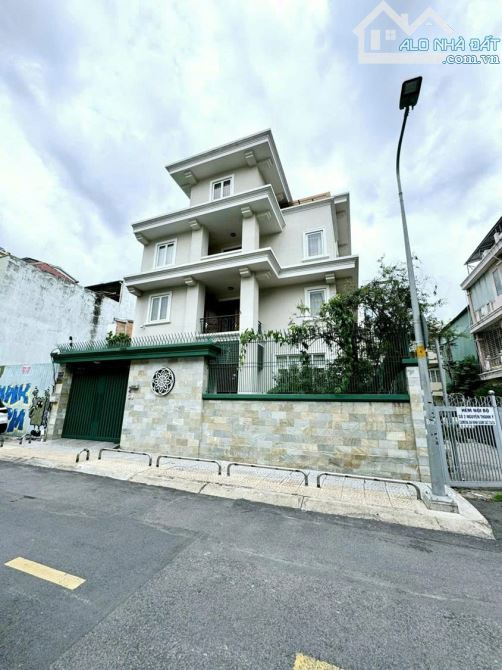 Bán biệt thự mới - đẹp đường Nguyễn Thành Ý,Đakao, Q1.DT:12,50 x 19m,CN : 239m2 - 4 tầng