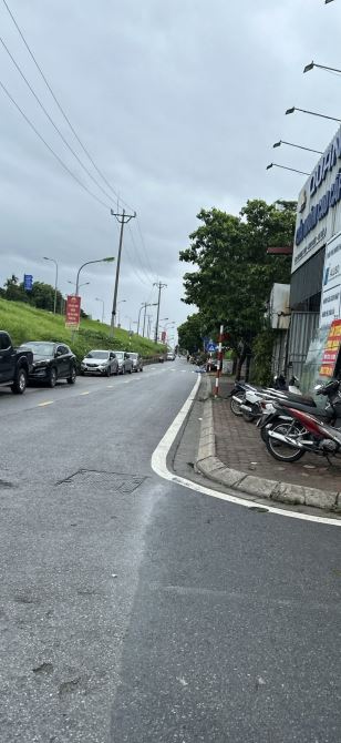 Đất Vàng phố Nguyễn Văn Cừ, Long Biên. 107m*7m, giá 22,5 tỷ. Ô tô tránh đỗ, tặng Gp 8 tầng