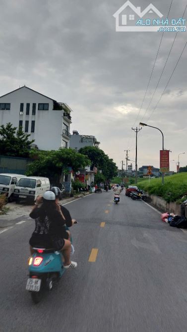 Nhà mới tinh, phố Ngọc Thụy 30m2-5 tầng, ô tô, gần trường quốc tế Việt Pháp
