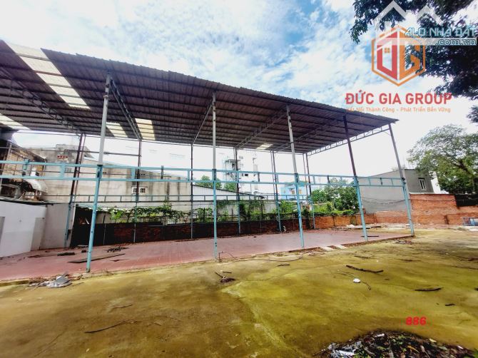 Cho thuê mặt bằng đất trống 700m2 đường Phạm Văn Thuận giá 40 triệu