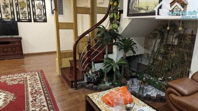CHO THUÊ CĂN HỘ TẬP THỂ GIẢNG VÕ- HỒ GIẢNG VÕ- BA ĐÌNH- 3PN- KHÉP KÍN 7 TRIỆU