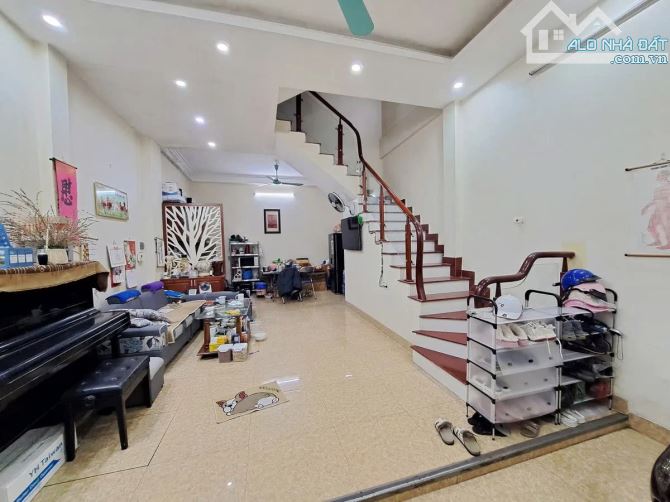 BÁN NHÀ THANH XUÂN, VŨ TÔNG PHAN, VUÔNG VẮN. 43M2, 4 TẦNG, MẶT TIỀN RỘNG THOÁNG.
