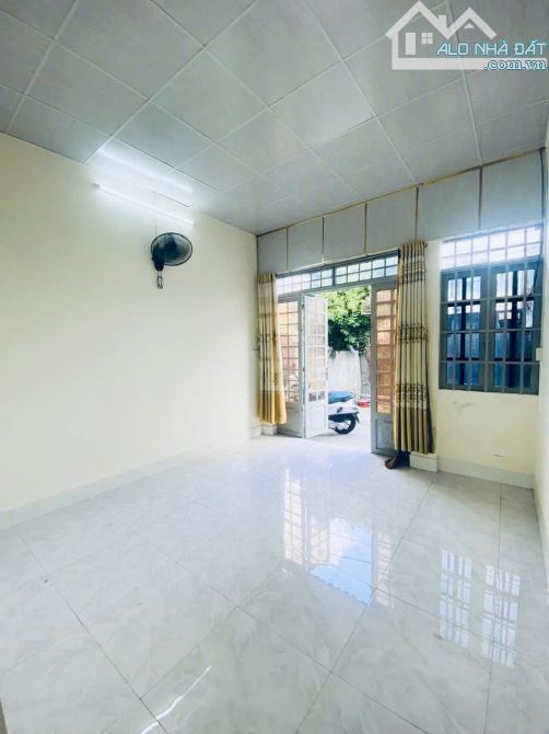 Bán Nhà Trung Mỹ Tây Q12- 45 M2( 4 x 11.5M )-Cấp 4 - 2PN -HXH - Chỉ 3,38Tỷ.