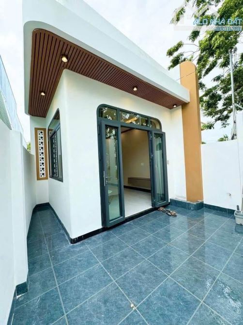 Bán gấp căn nhà cấp 4, SHR, 103m2, Tân Thạnh Đông, Giá chỉ 1 tỷ 150.