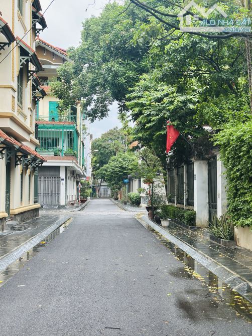 Biệt thự KĐT Định Công cách 200m ra vành đai 2.5