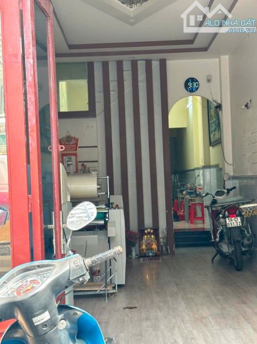 🚋NHÀ MẶT TIỀN TRUNG MỸ TÂY ~ 100m2 - 2 TẦNG - NGAY TRUNG TÂM TIỆN ÍCH - NỞ HẬU TÀI LỘC -