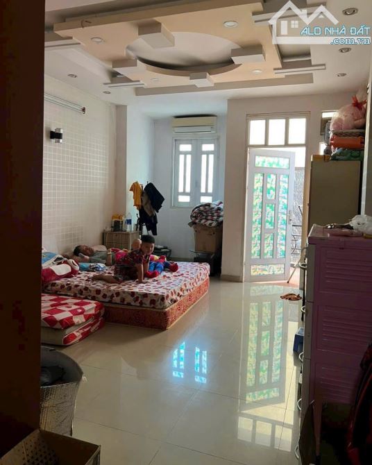 Bán Gấp! Nhà 2 Mặt Tiền Hẻm Xe Hơi Nguyễn Trãi, Q.5 – 68m², 4 Tầng, 8PN – Chỉ 17.5 Tỷ!