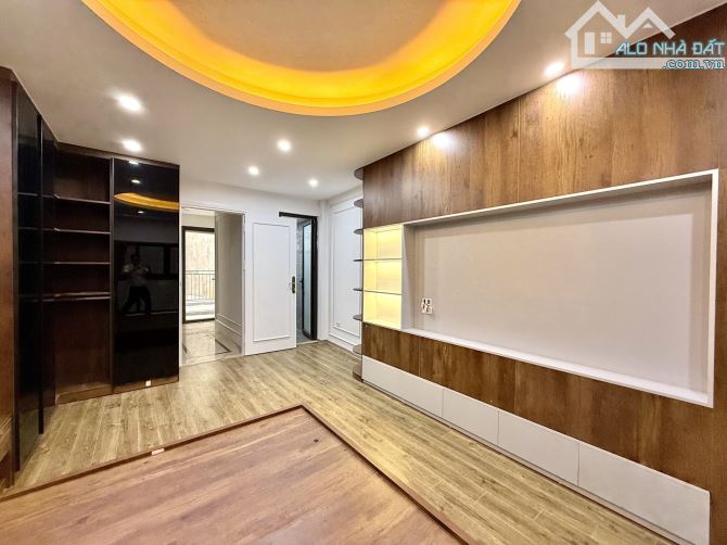 TRUNG TÂM TRUNG VĂN – NHÀ ĐẸP P:LÔ – 2 MẶT NGÕ – 45m2 x 5 TẦNG, ở Giá 10,7 tỷ